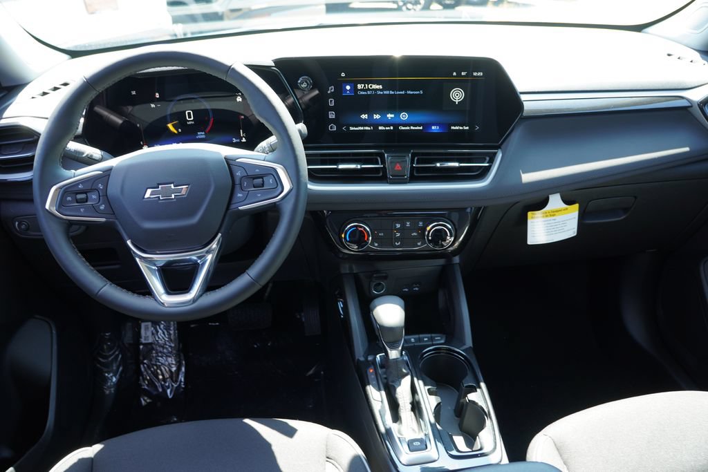 New 2026 Chevrolet TrailBlazer LT w/ Midnight Edition AWD/4WD image 12