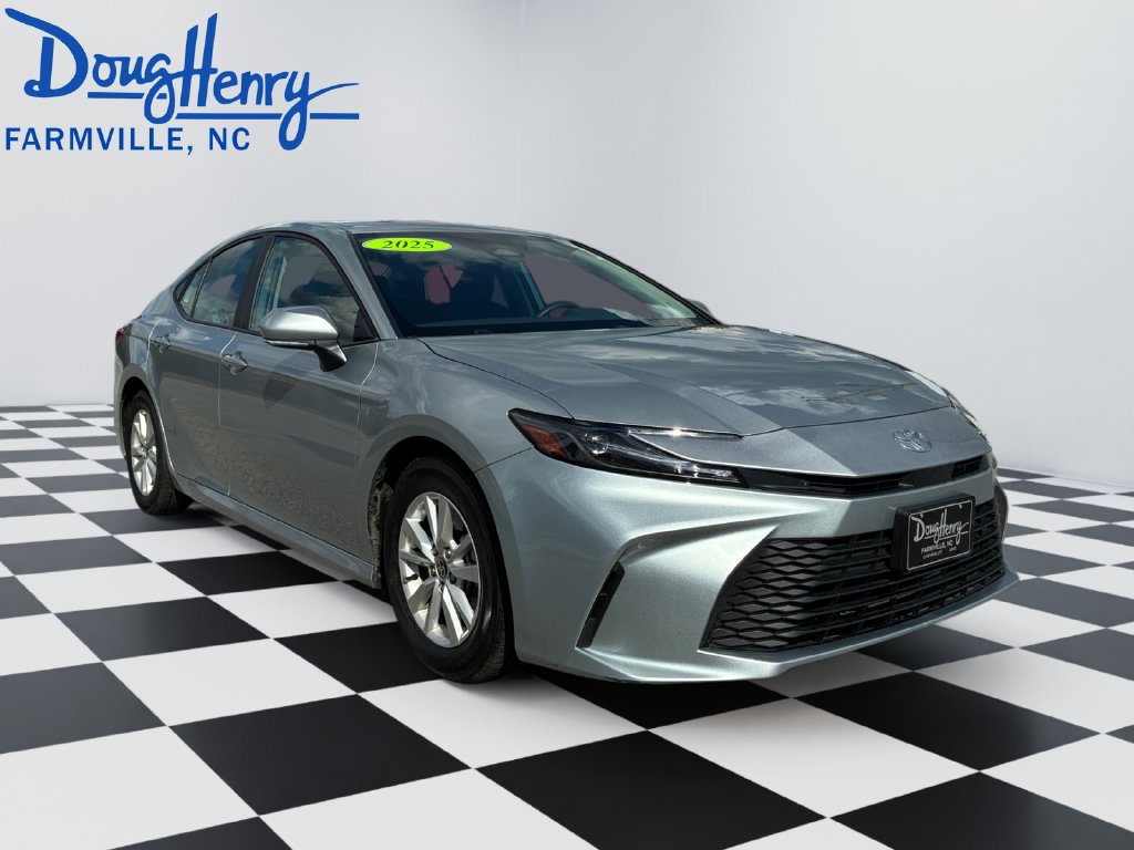 Used 2025 Toyota Camry LE FWD image 7