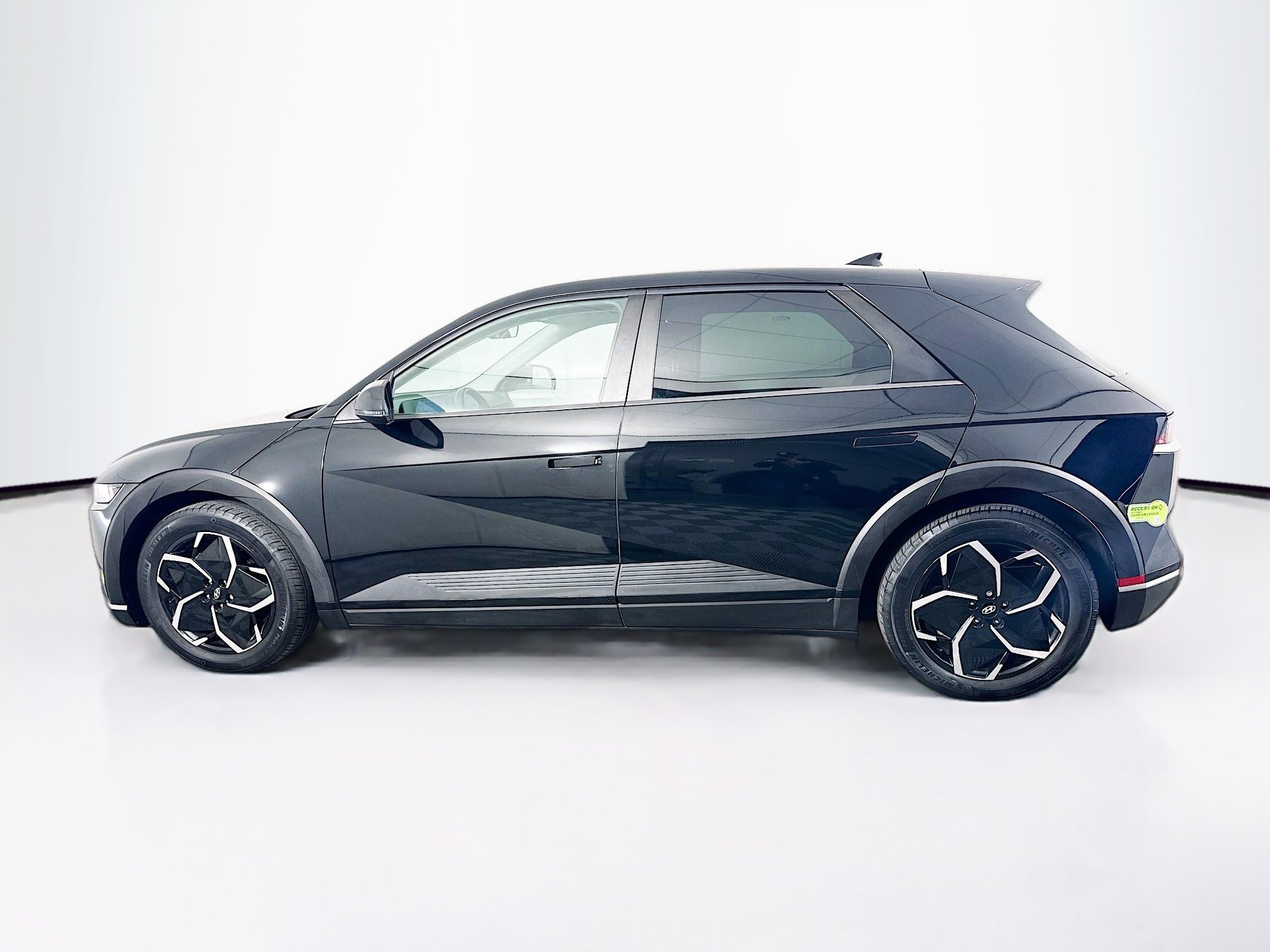 Used 2023 Hyundai Ioniq 5 SE w/ Cargo Package image 5