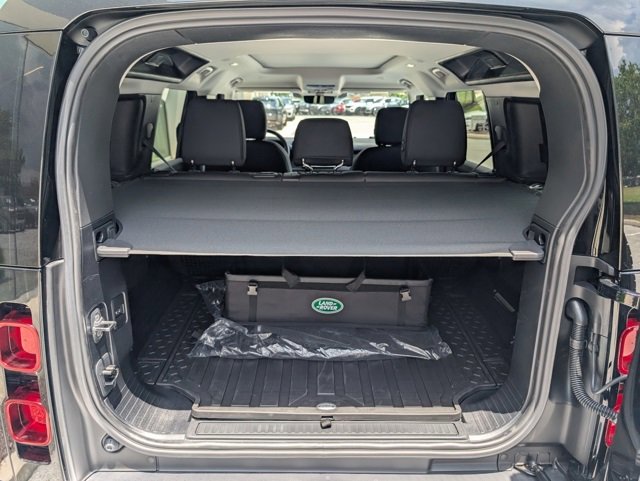 New 2025 Land Rover Defender 110 S image 27