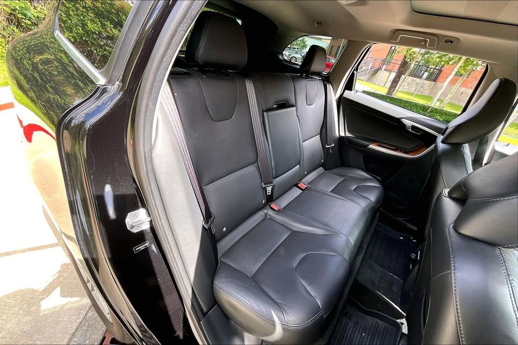 Used 2017 Volvo XC60 T5 Inscription w/ Preferred Option Package AWD/4WD image 35