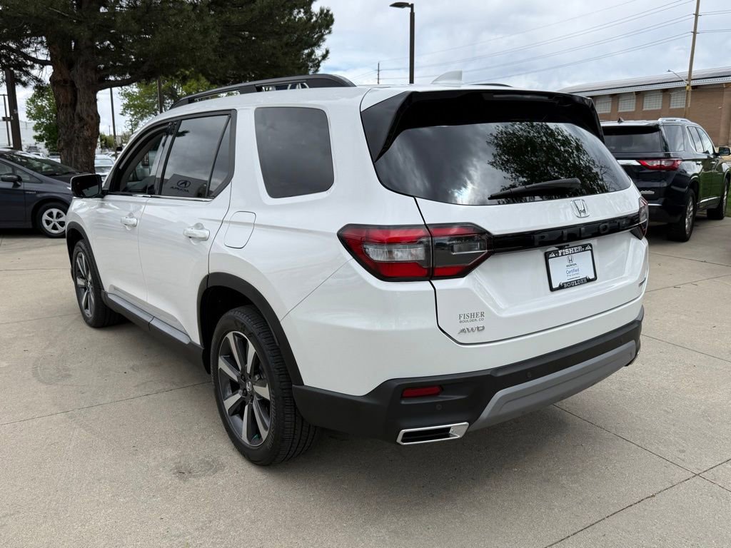 Certified 2025 Honda Pilot Touring image 8