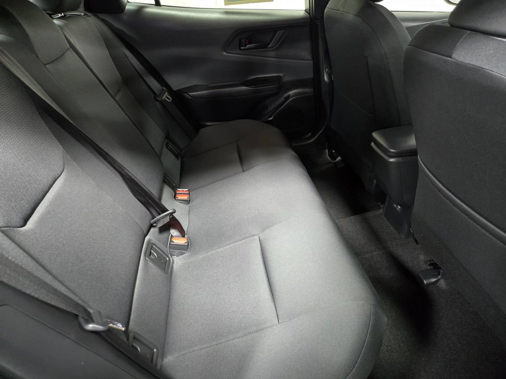 Used 2024 Toyota Prius LE AWD/4WD image 46
