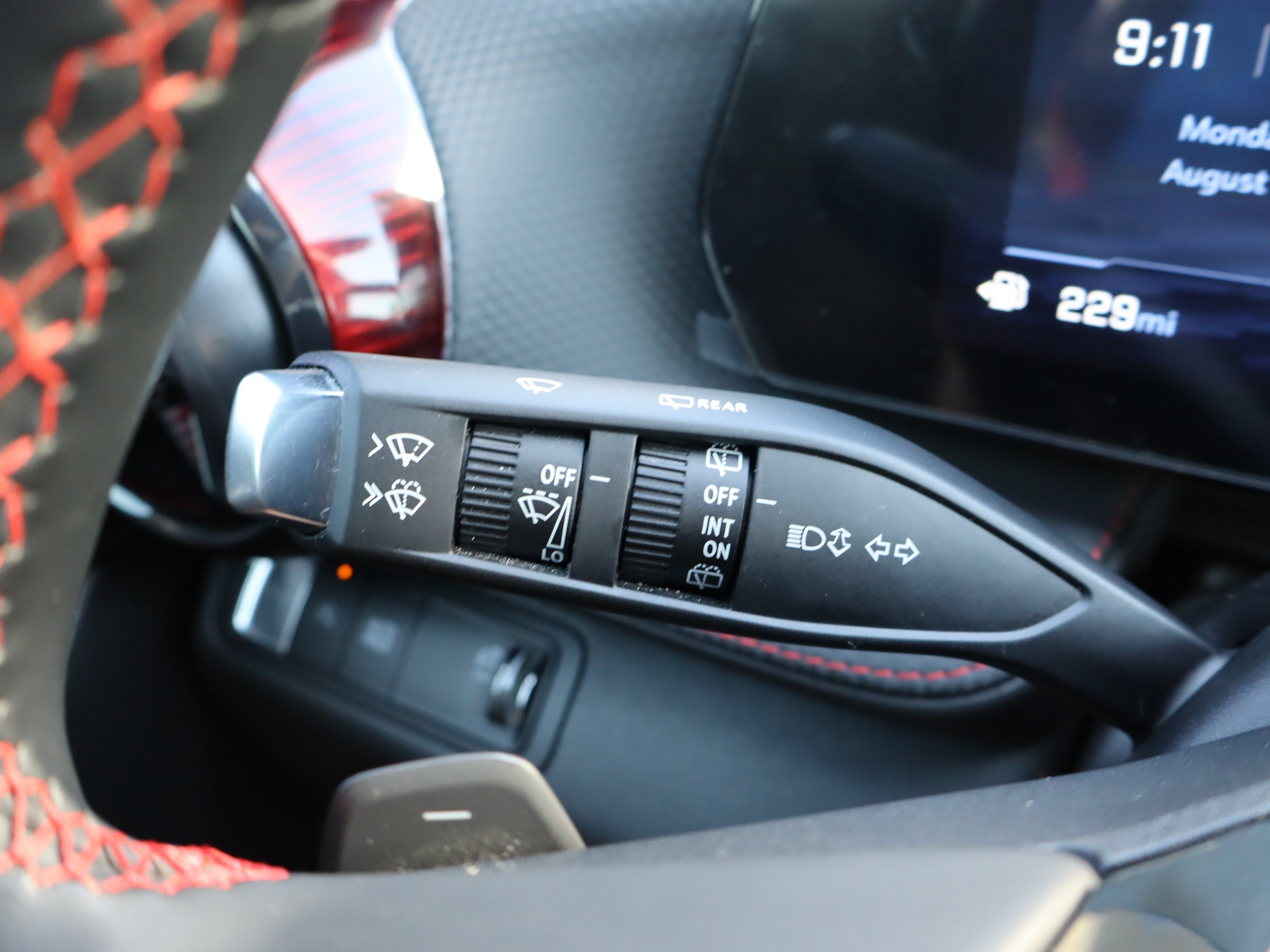 Used 2025 Chevrolet Equinox RS w/ Convenience Package III FWD image 23