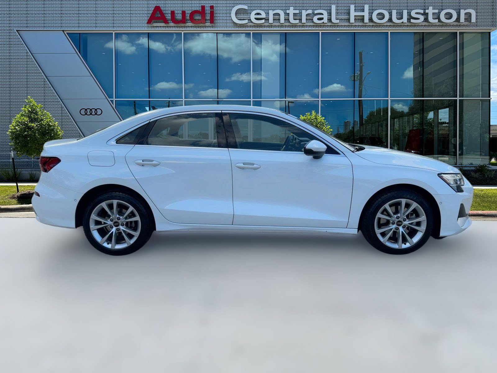Used 2025 Audi A3 2.0T Premium image 8