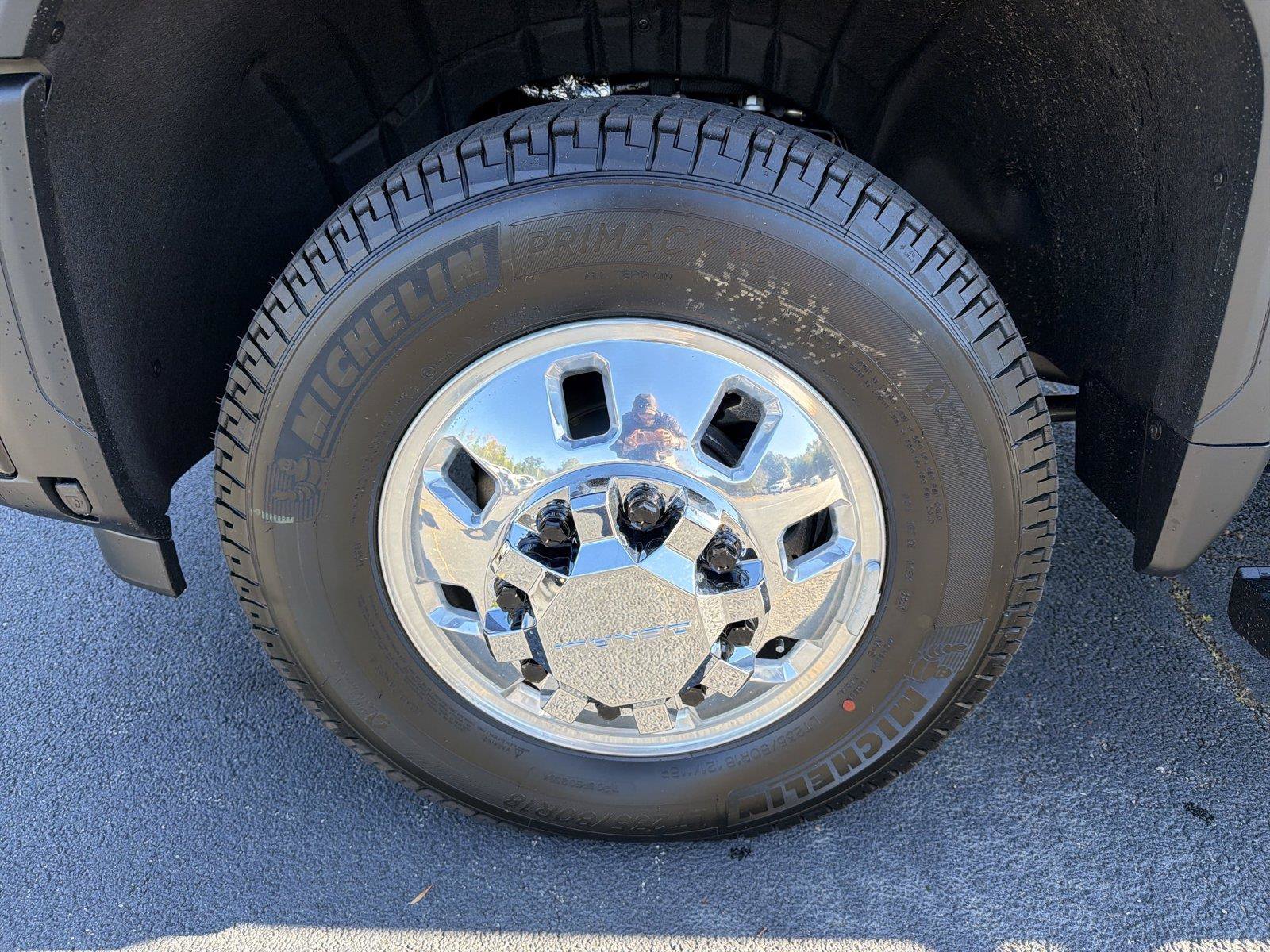 New 2026 GMC Sierra 3500 Denali Ultimate AWD/4WD image 9