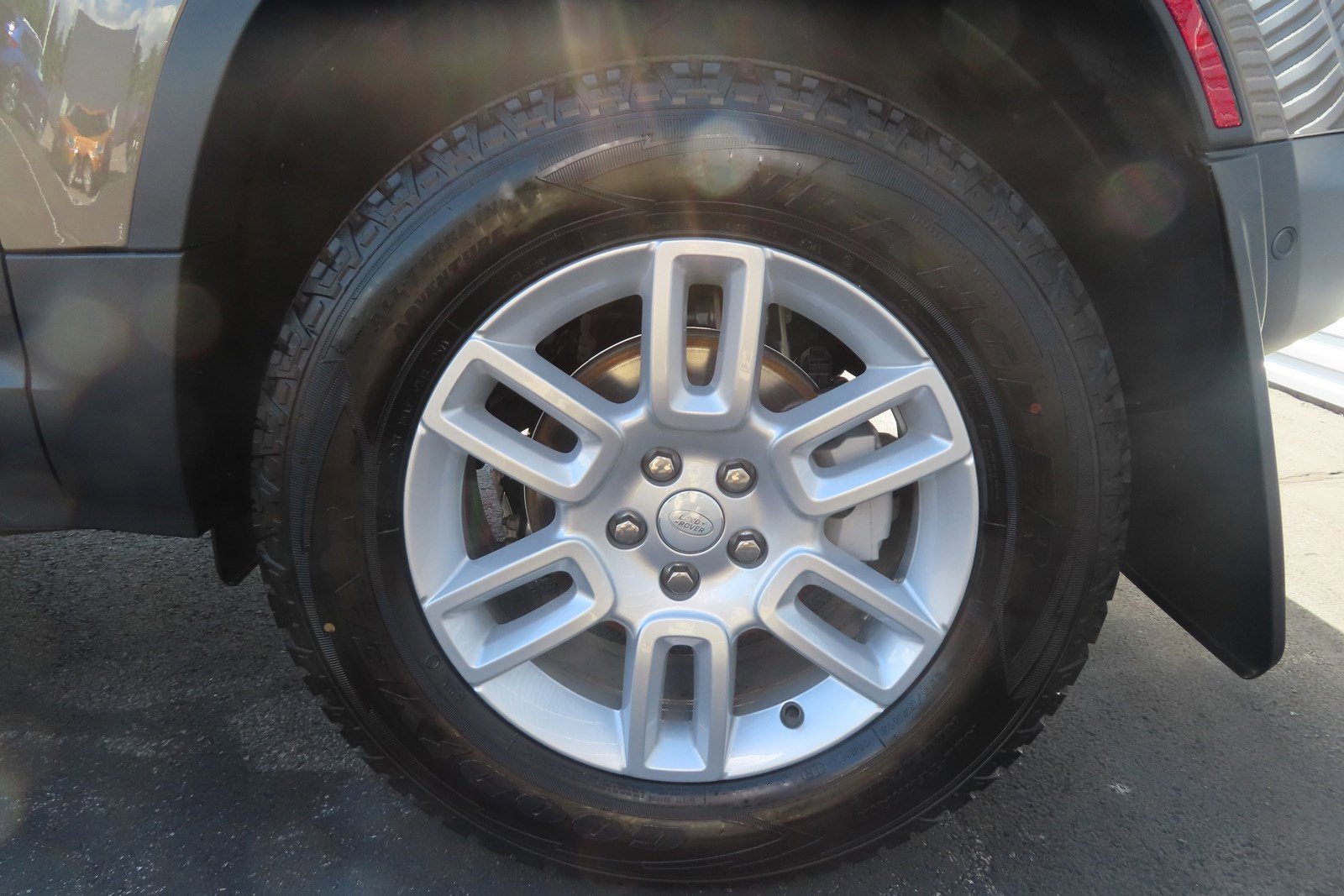 Used 2023 Land Rover Defender 90 S image 11