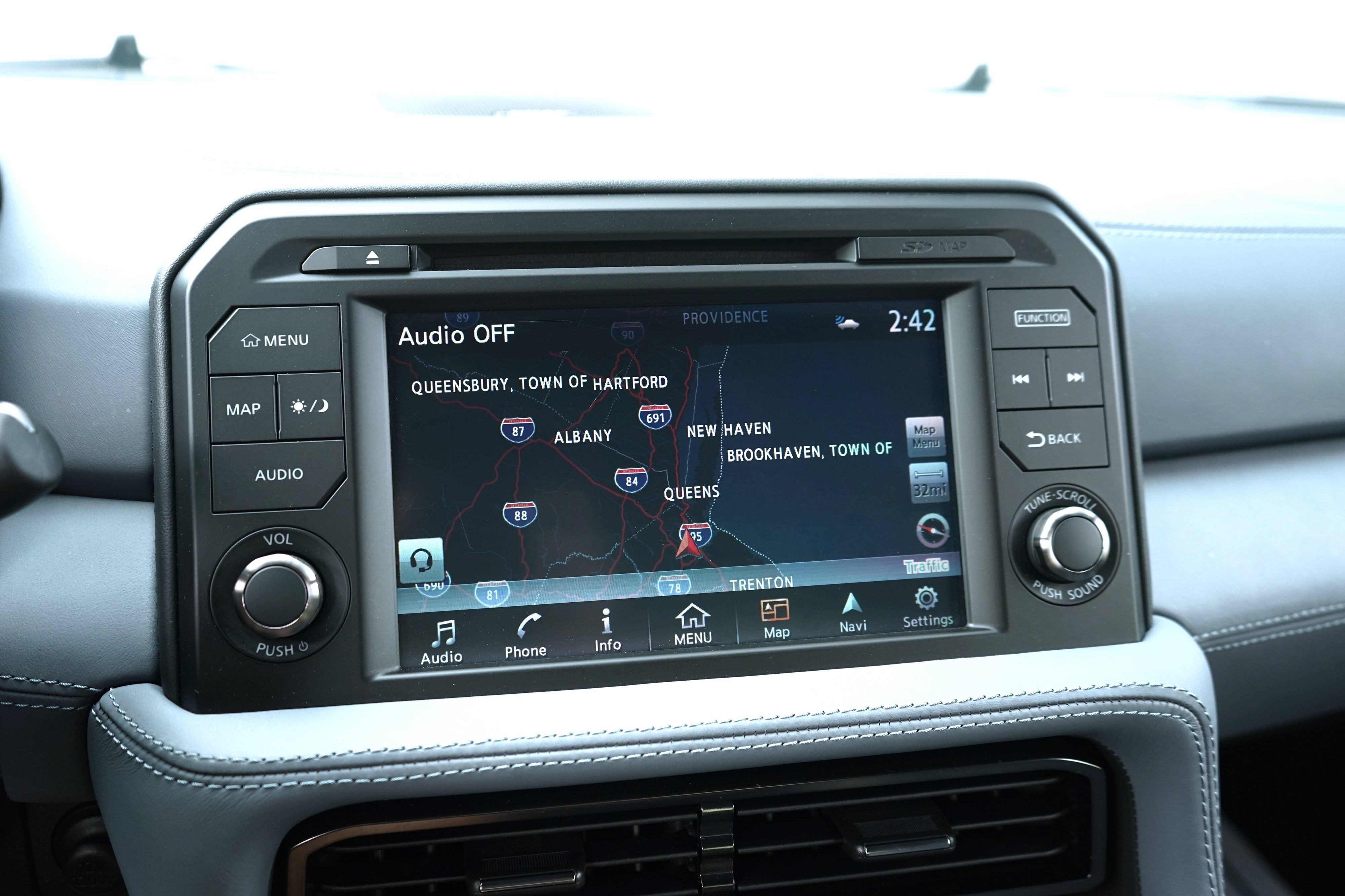 Used 2020 Nissan GT-R Premium AWD/4WD image 32