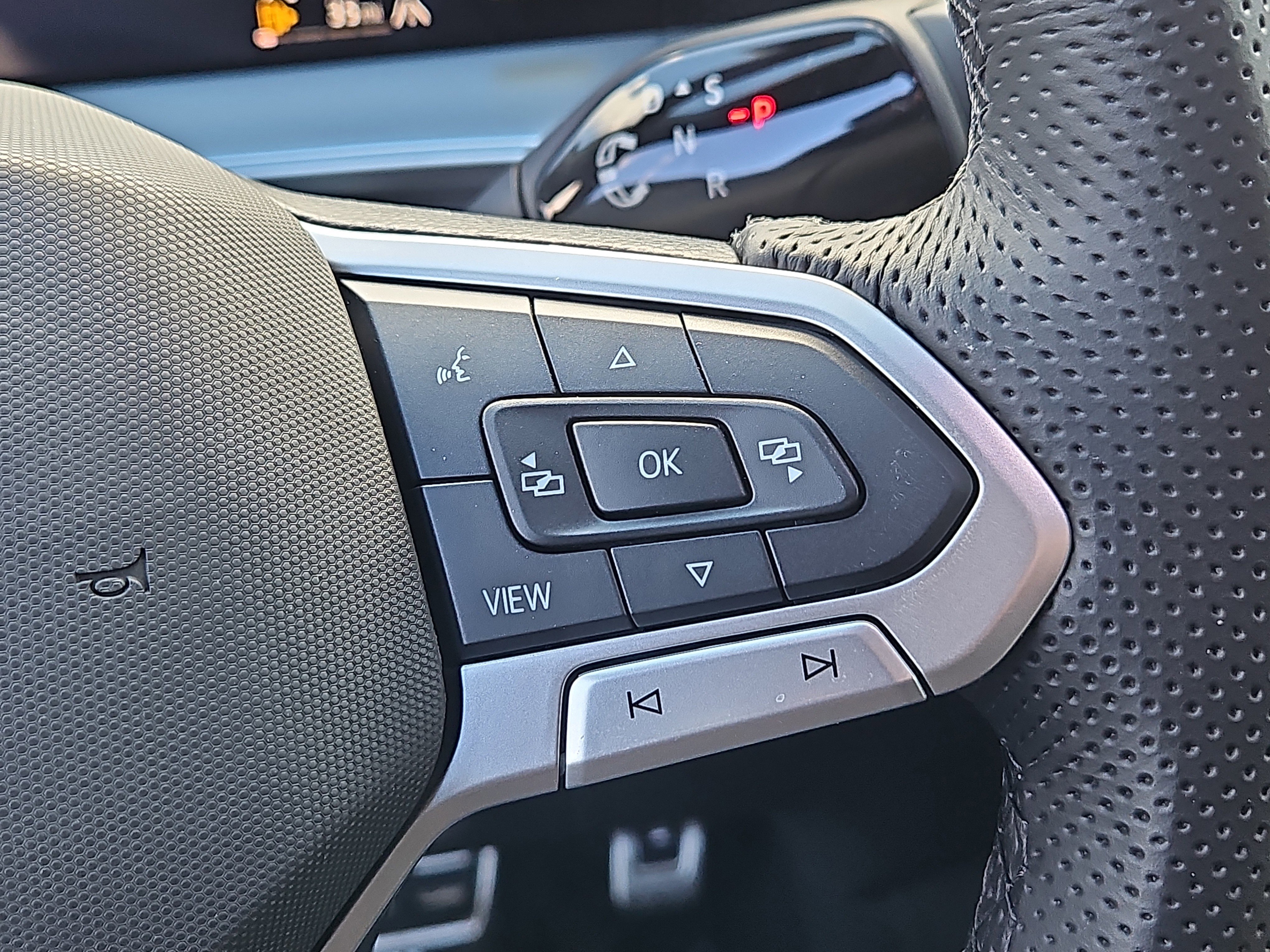 New 2026 Volkswagen Tiguan SE R-Line image 15