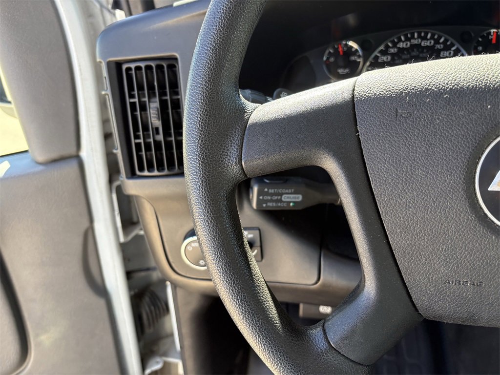 Used 2009 Chevrolet Express 2500 image 16