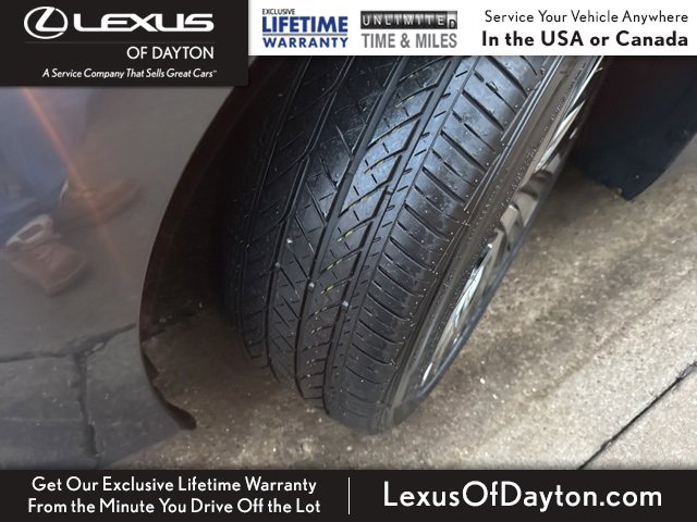 Used 2025 Lexus ES 300h w/ Luxury Package image 9