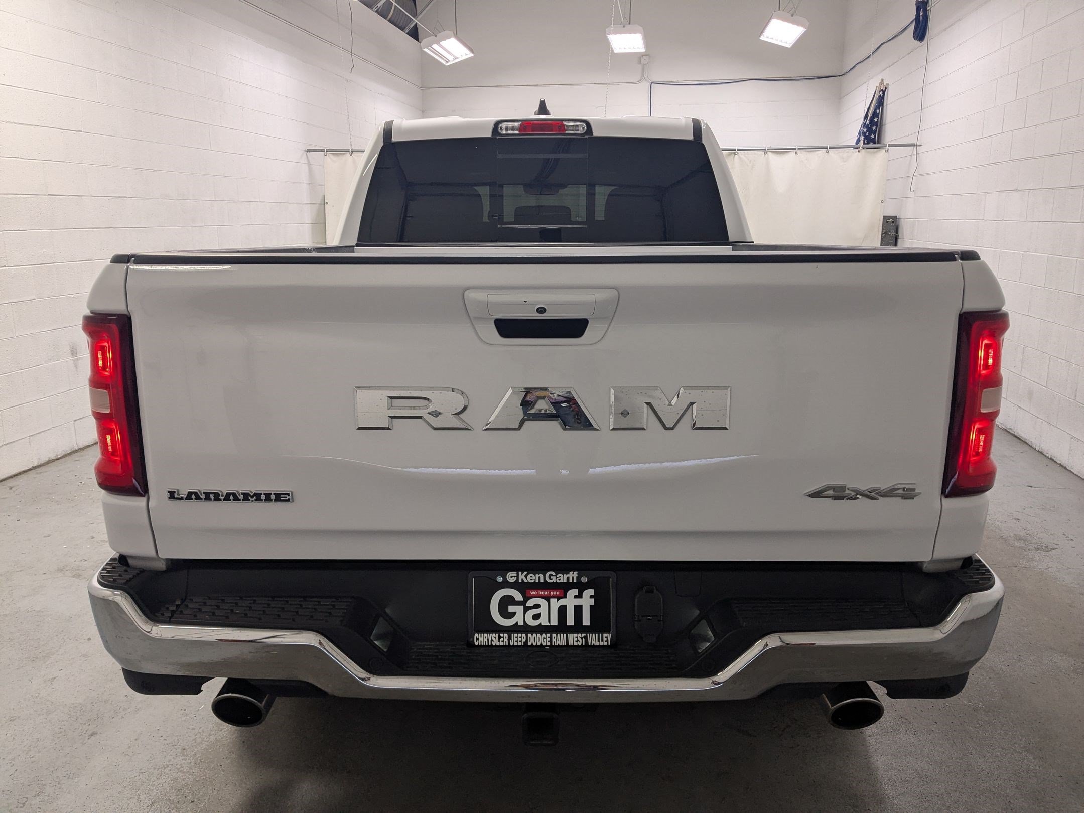 Used 2025 RAM 1500 Laramie AWD/4WD image 8
