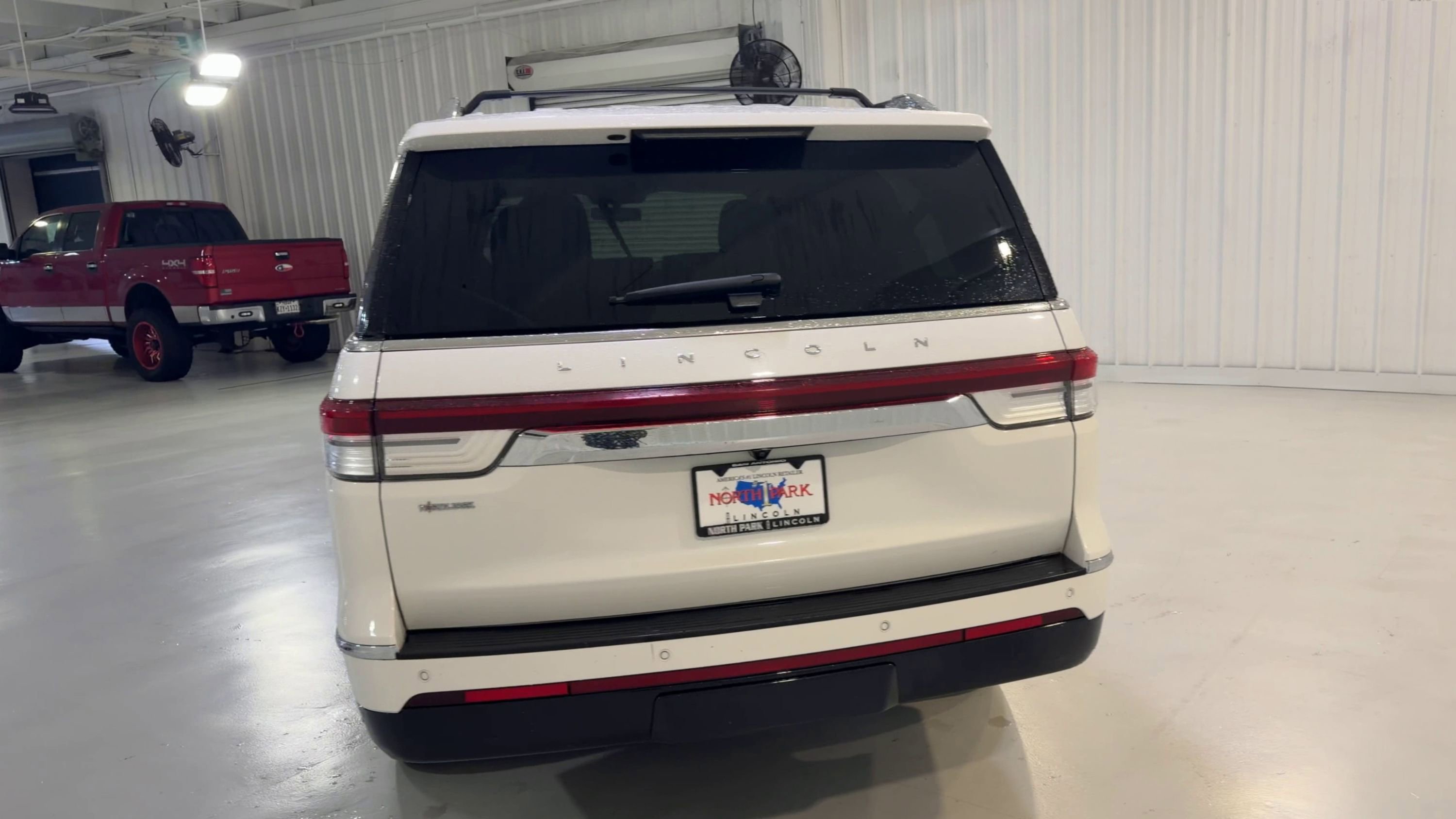 Used 2023 Lincoln Navigator L Reserve AWD/4WD image 8