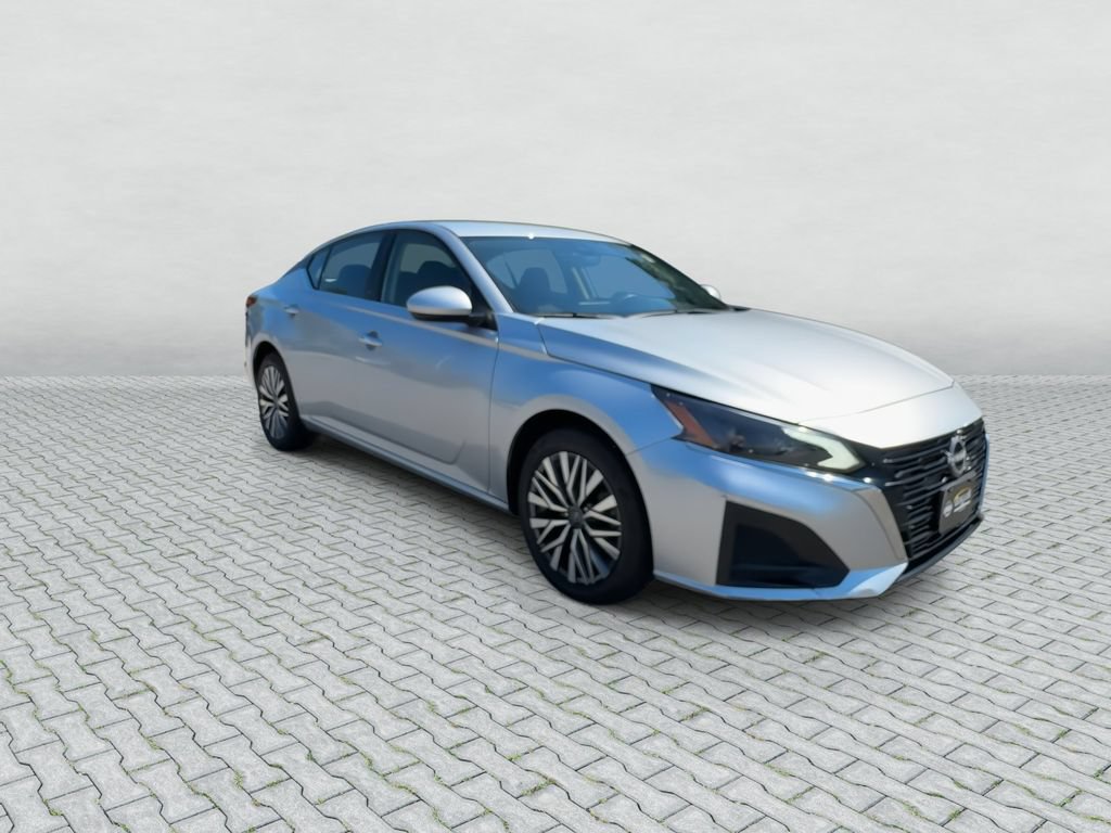 Certified 2023 Nissan Altima 2.5 SV AWD/4WD image 2