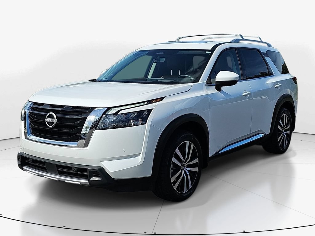Used 2025 Nissan Pathfinder Platinum w/ Cargo Package FWD image 11