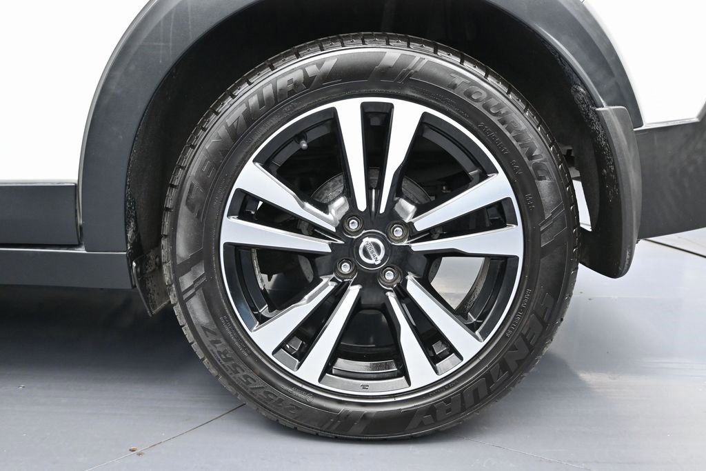Used 2020 Nissan Kicks SR w/ SR Premium Package image 13