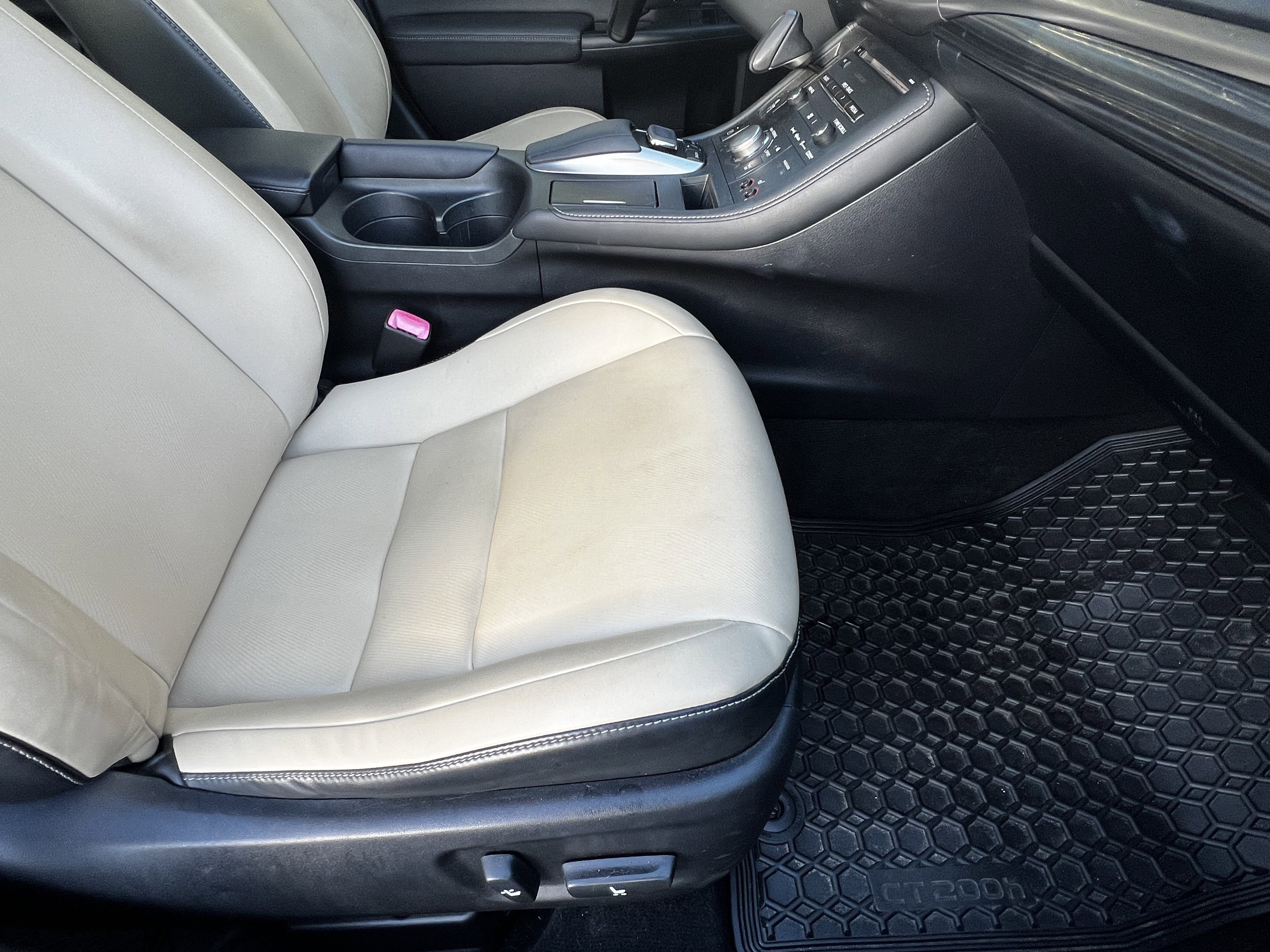 Used 2015 Lexus CT 200h w/ Navigation Package image 46