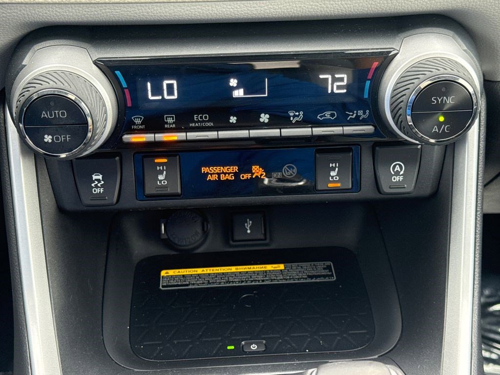 Used 2021 Toyota RAV4 XLE Premium AWD/4WD image 32