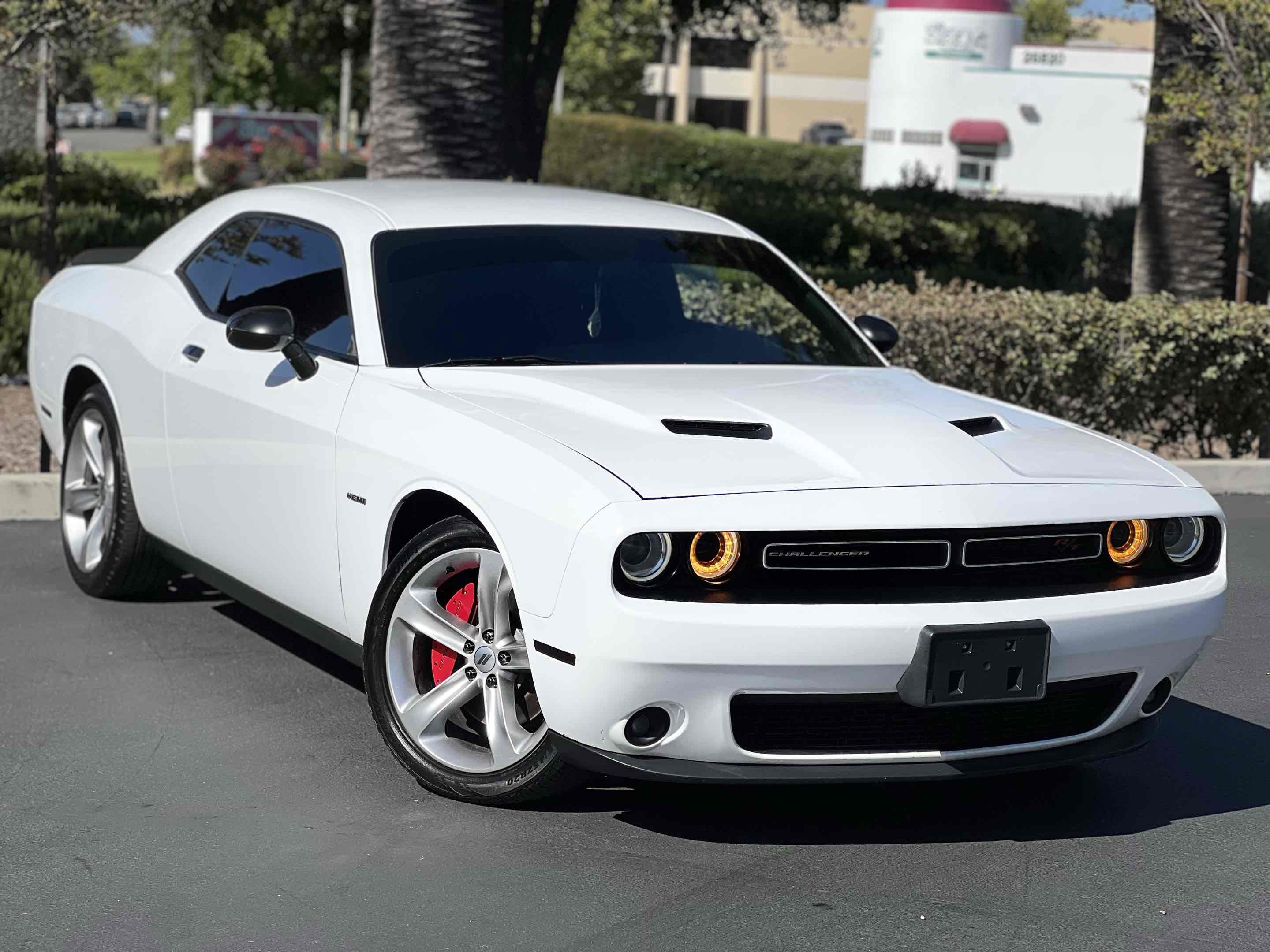 Used 2017 Dodge Challenger R/T RWD image 29