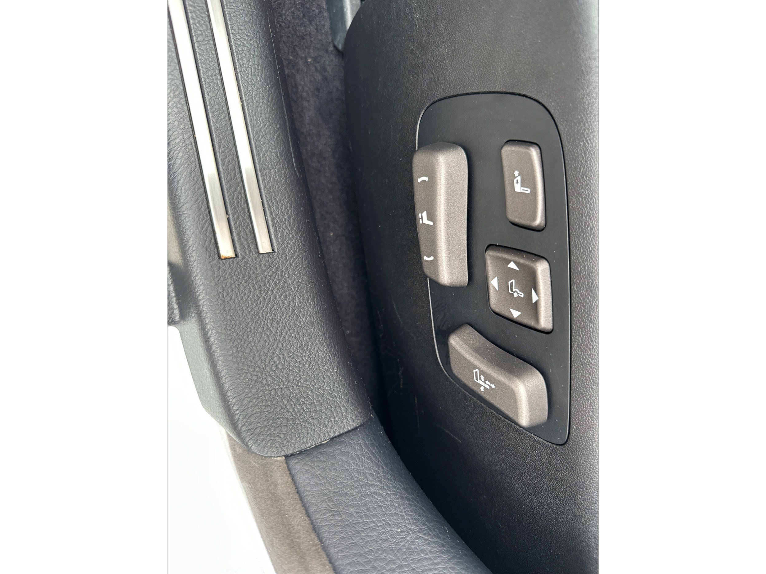 Used 2012 Lexus LS 460 AWD w/ Comfort Pkg image 19