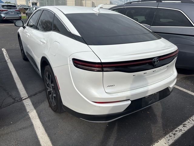 Used 2023 Toyota Crown XLE image 4