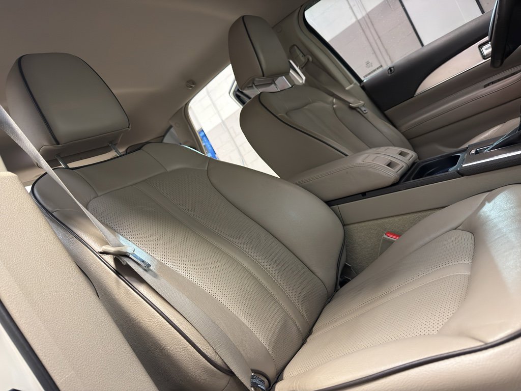 Used 2012 Lincoln MKX AWD image 21