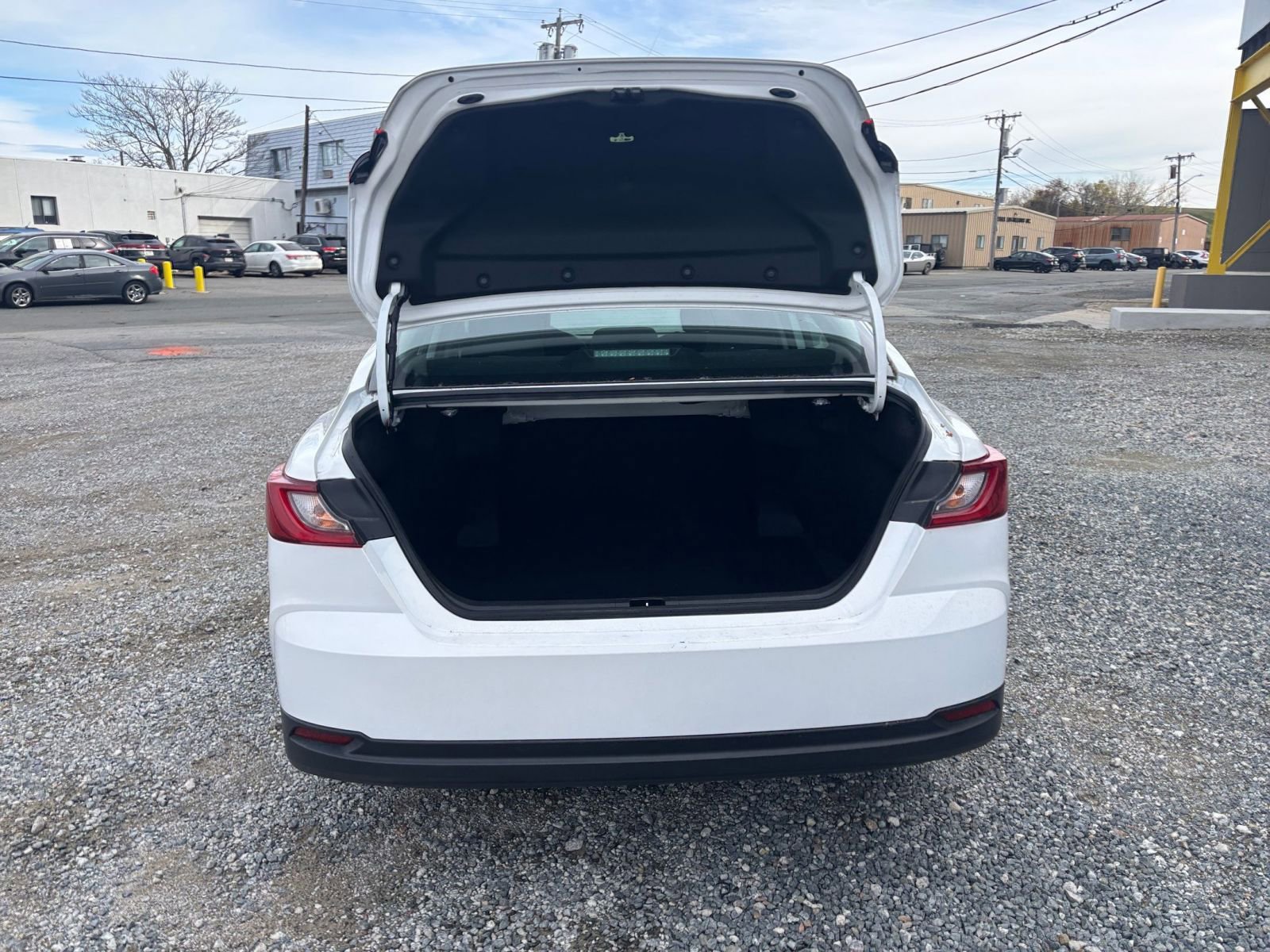 Used 2025 Toyota Camry LE image 27