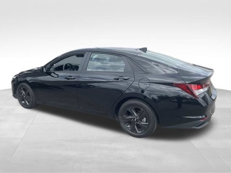Used 2023 Hyundai Elantra SEL FWD image 5