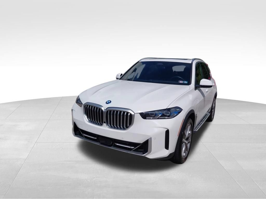 Used 2025 BMW X5 xDrive50e AWD/4WD image 2