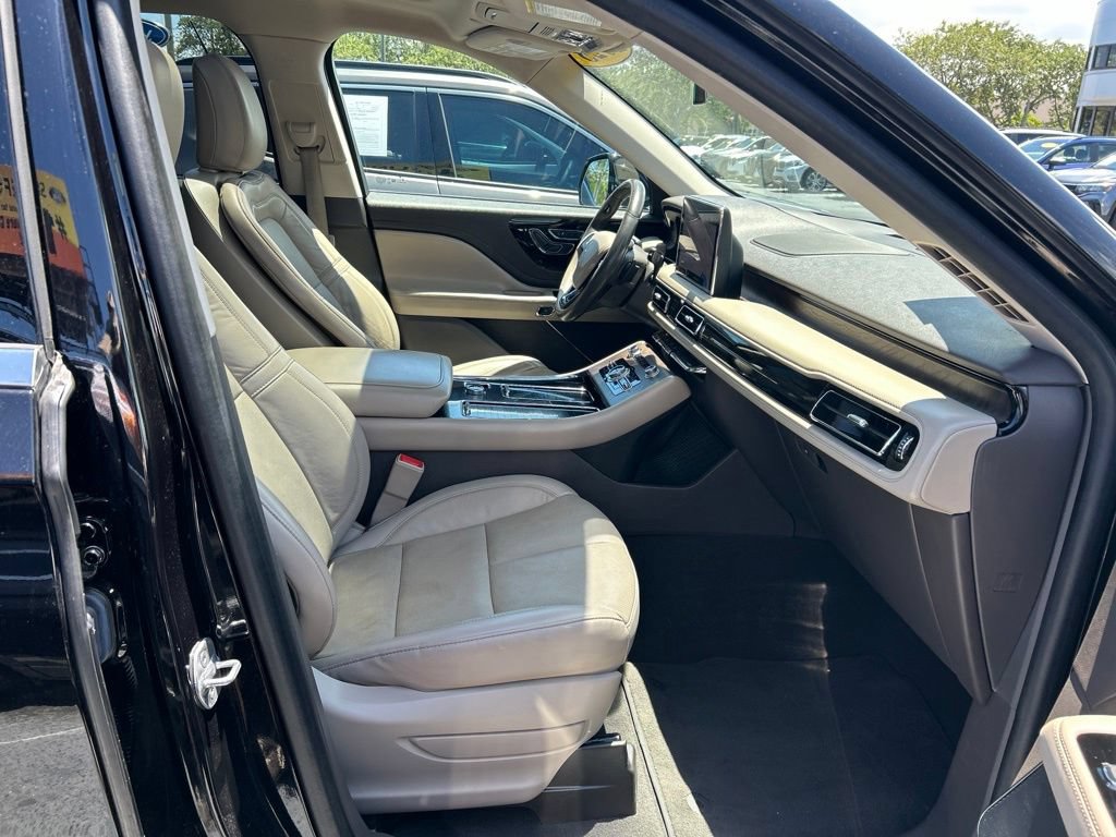 Used 2023 Lincoln Aviator Reserve w/ Equipment Group 201A AWD/4WD image 38