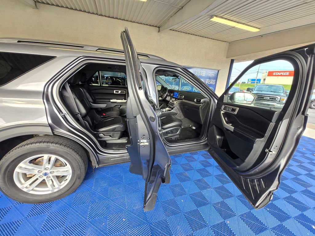 Used 2022 Ford Explorer XLT w/ Equipment Group 202A image 29