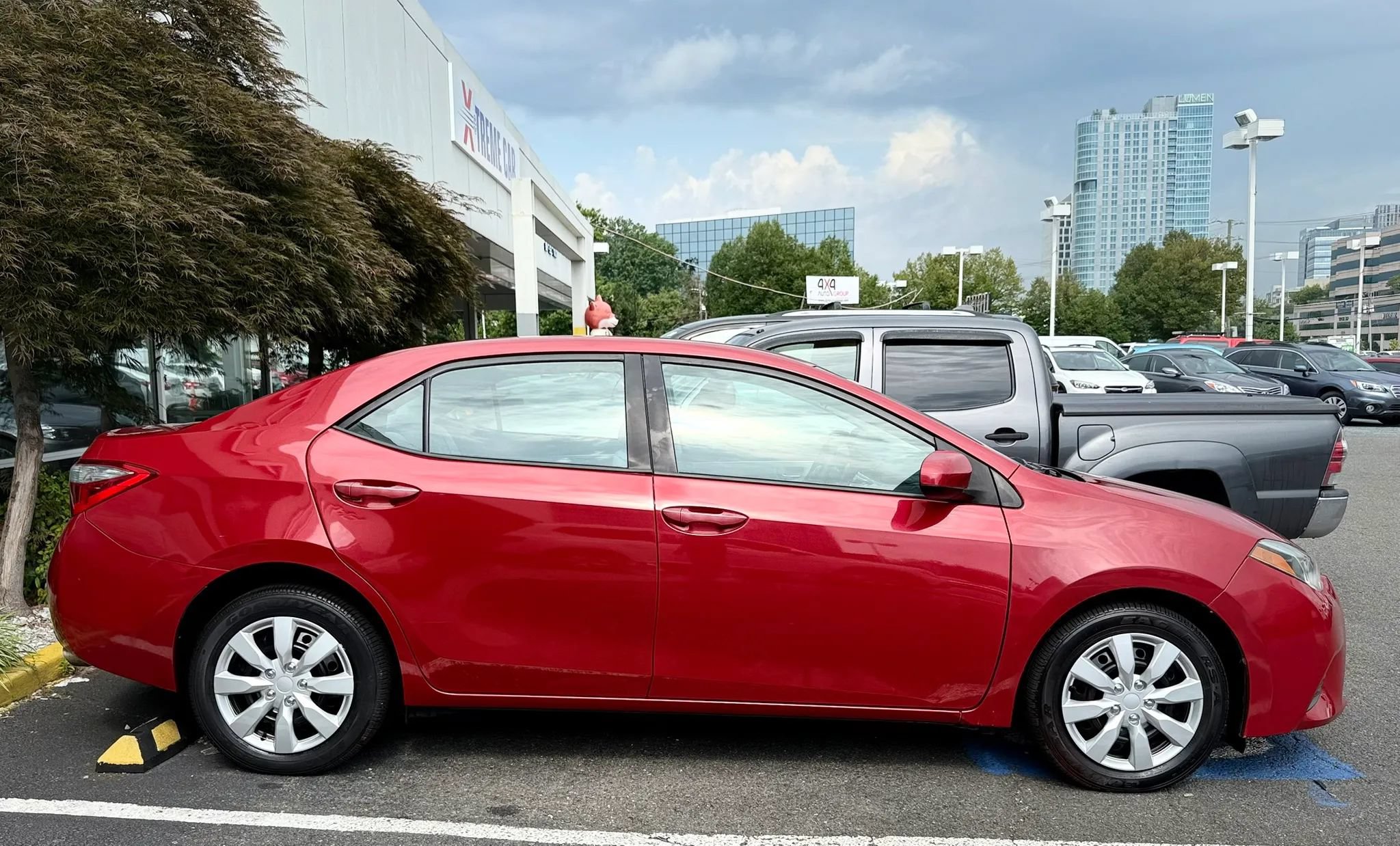 Used 2015 Toyota Corolla LE FWD image 8