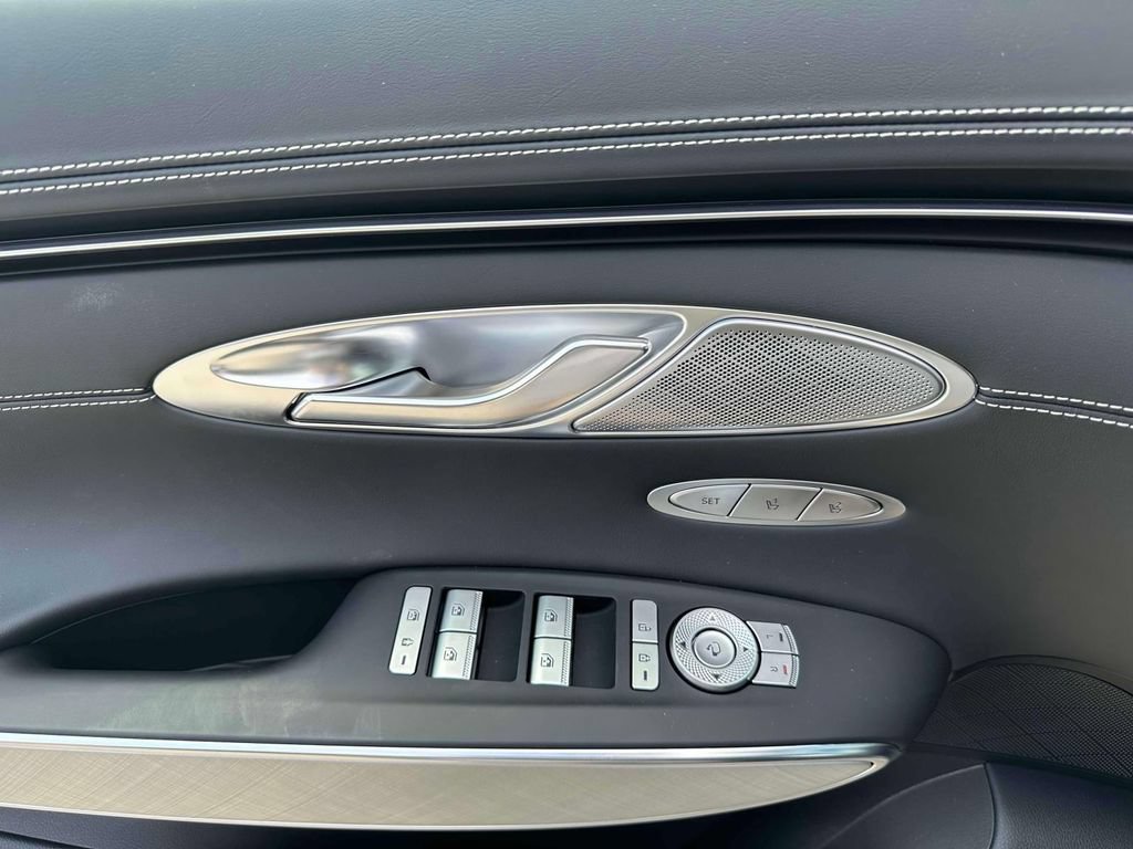 New 2025 Genesis Electrified GV70 w/ Prestige Package AWD/4WD image 28