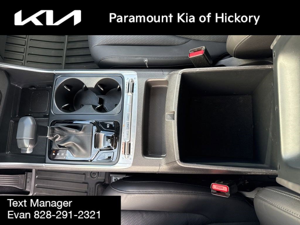 Used 2025 Kia Carnival SX Prestige image 31