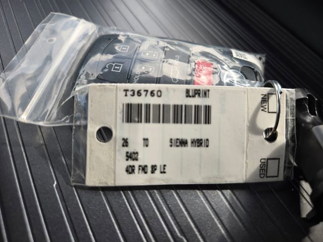 New 2026 Toyota Sienna LE FWD image 25