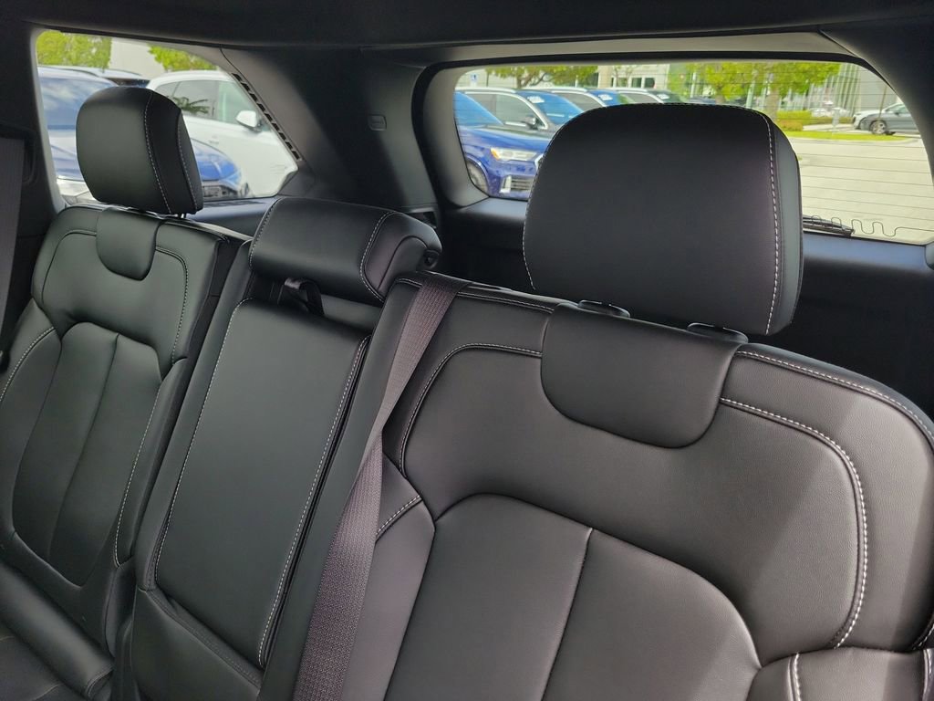 Used 2025 Jeep Grand Cherokee Limited RWD image 26