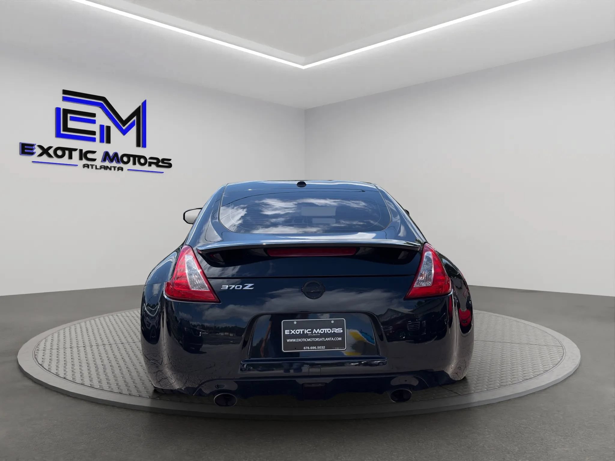 Used 2010 Nissan 370Z Touring w/ Sport Pkg RWD image 4