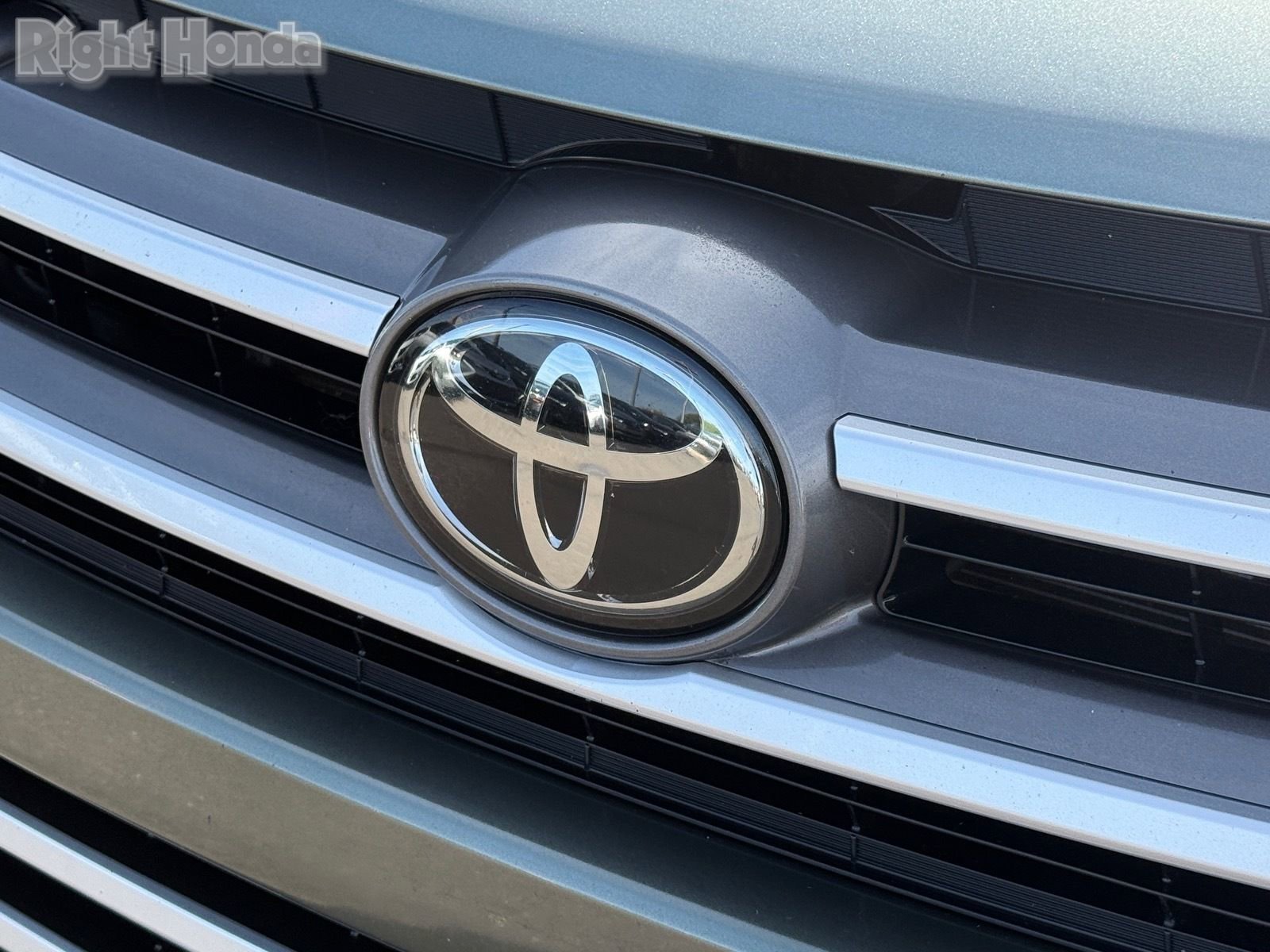 Used 2019 Toyota Highlander XLE FWD image 35