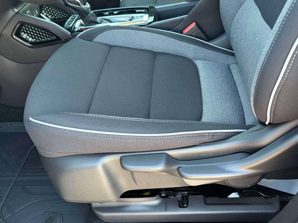 New 2026 Chevrolet TrailBlazer LT w/ LT Cold Weather Package FWD image 4