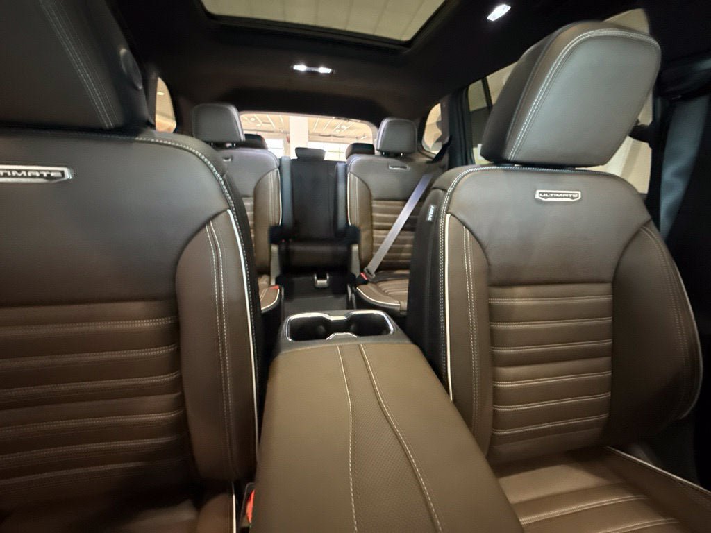 New 2027 GMC Acadia Denali Ultimate w/ LPO, Floor Liner Package AWD/4WD image 14