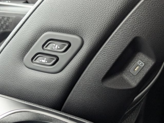 Certified 2025 Kia Carnival SX Prestige FWD image 20