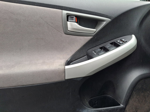 Used 2014 Toyota Prius Two image 12