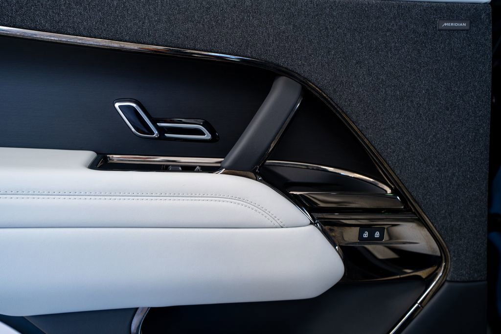 Used 2023 Land Rover Range Rover Sport SE image 48