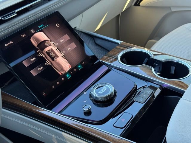 Certified 2025 Cadillac Escalade ESV Sport Platinum image 32