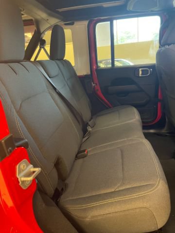 Used 2024 Jeep Wrangler Unlimited Sahara AWD/4WD image 24