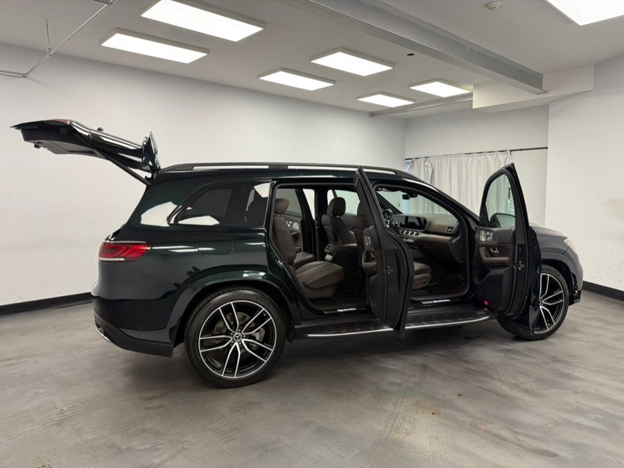 Used 2022 Mercedes-Benz GLS 450 4MATIC w/ AMG Line Exterior image 25