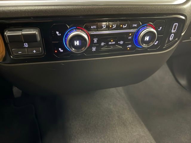 Used 2025 GMC Sierra 1500 SLT image 24