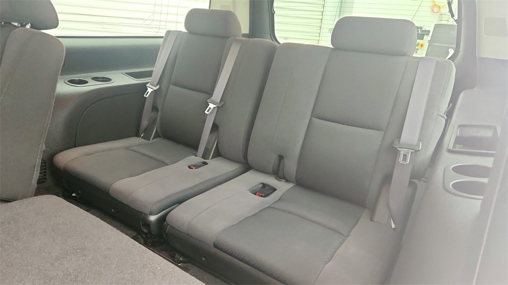 Used 2009 Chevrolet Suburban LS image 24