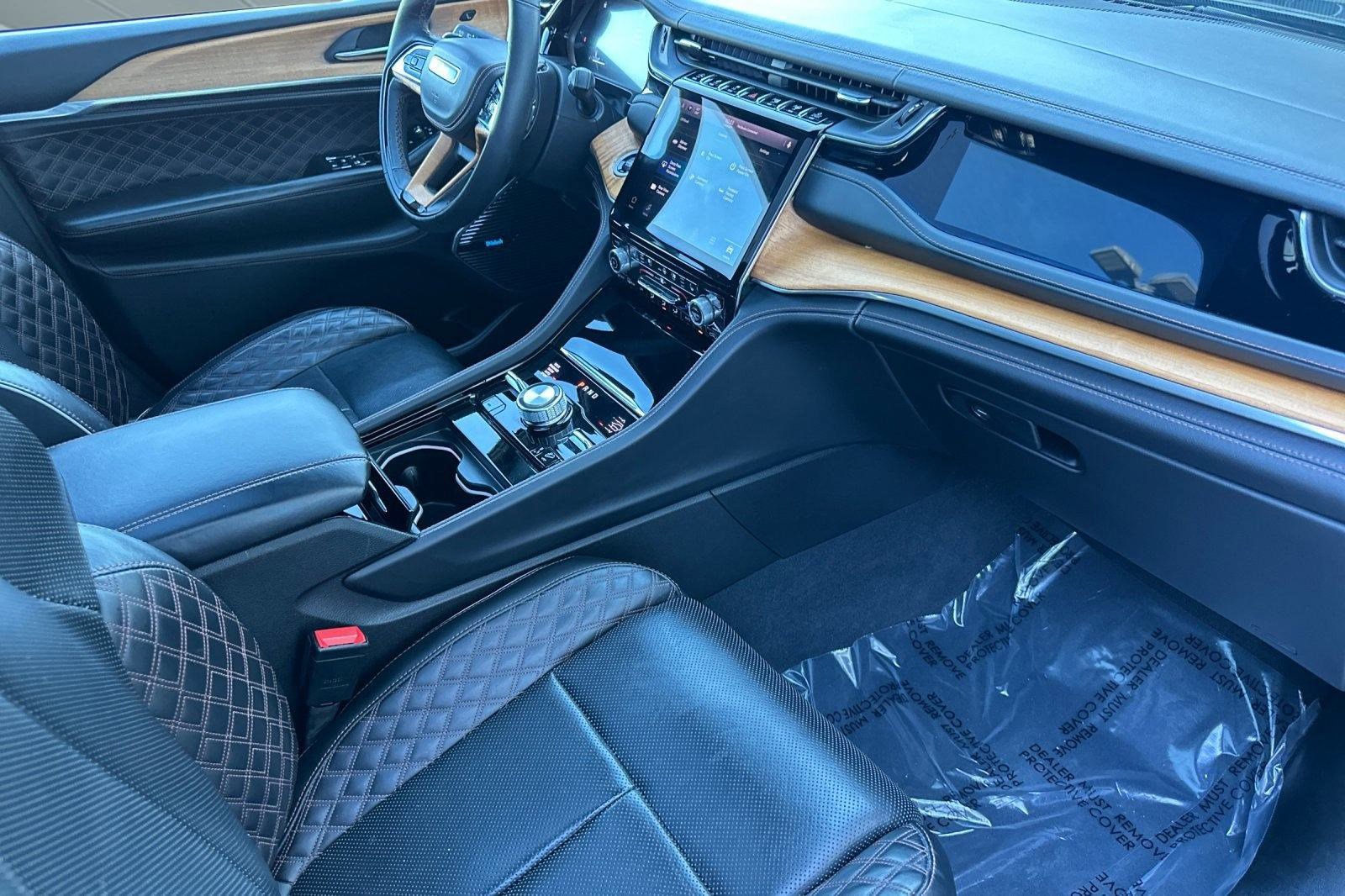 Used 2023 Jeep Grand Cherokee Summit image 33