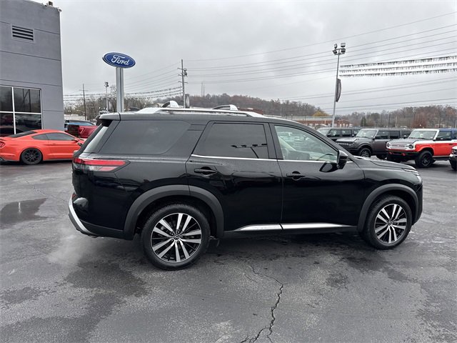 Used 2023 Nissan Pathfinder Platinum w/ Cargo Package image 3